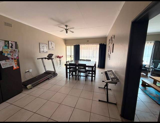 3 BEDROOM HOUSE FOR SALE IN ROTHDENE